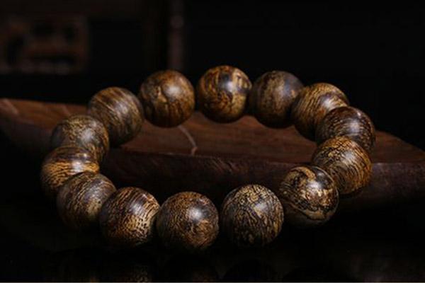 水沉香是怎么形成的沉水沉香和不沉水沉香的区别