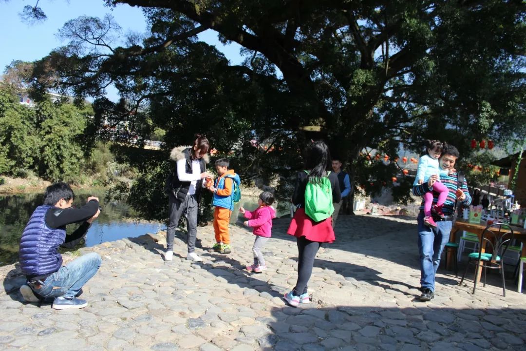 孩子们旅行的心情说说(孩子们旅行的心情说说简短)