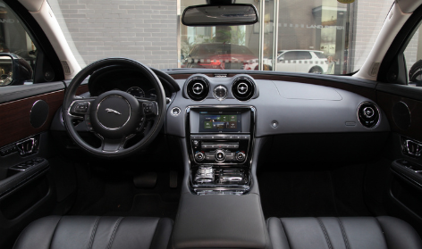 捷豹xjl-野性十足的外观豪华的内饰