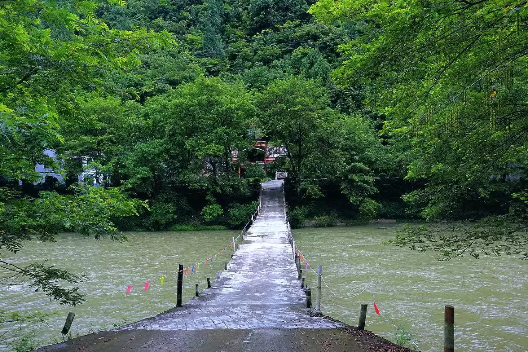 逃离30℃的成都，周边8大清凉避暑地盘点！个个都有颜又有料！