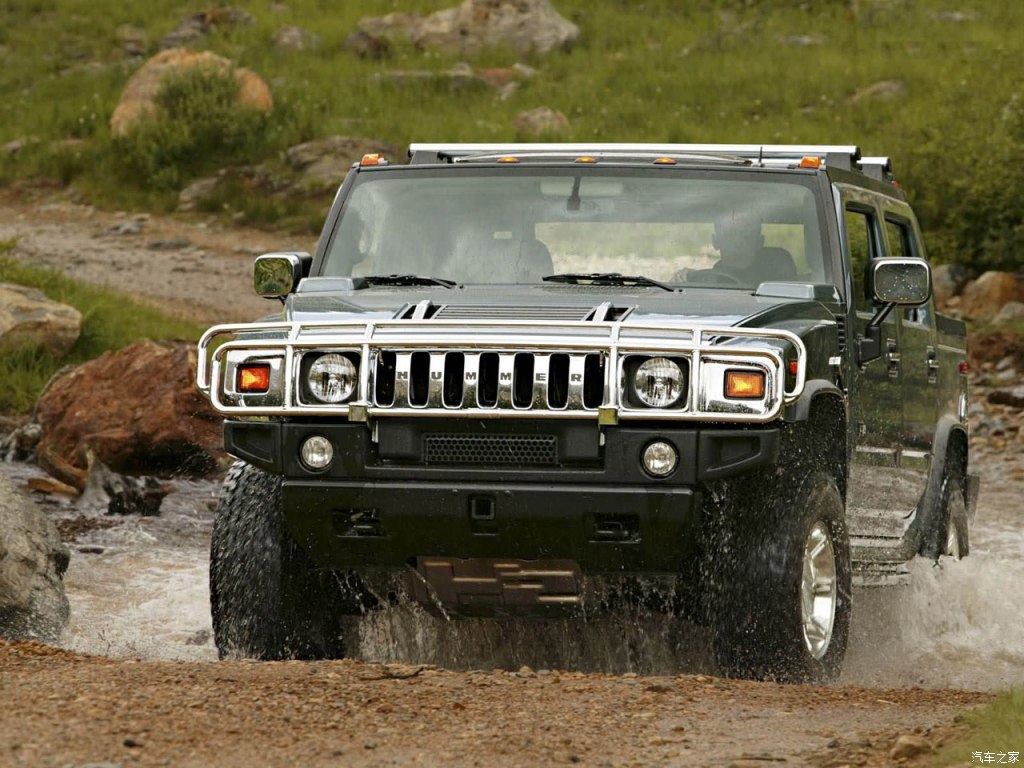 悍马h2,一个硬派的但是和h1不同的越野车