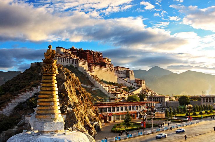 拉萨最著名的景点有哪些地方_拉萨好玩的地方有哪些