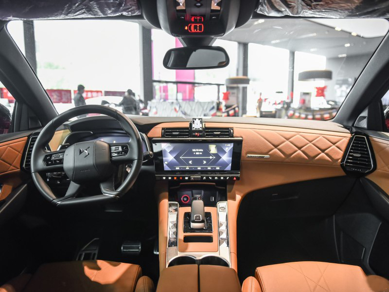 有颜值有特色的2018款标致雪铁龙-ds 7,车主是如何评价它的