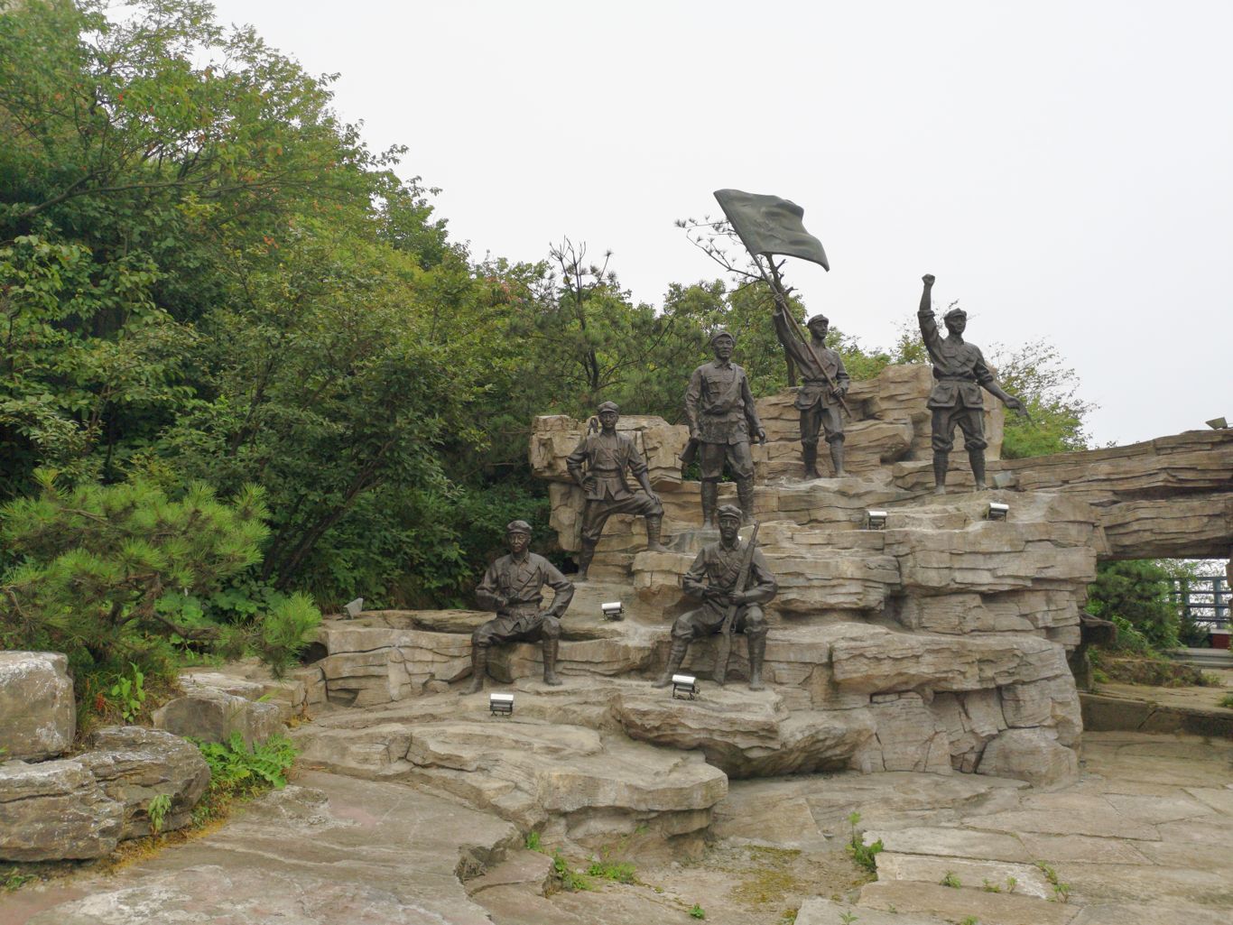 中国·行|第28天,雄关漫道真如铁,而今迈步从头越!娄山关!