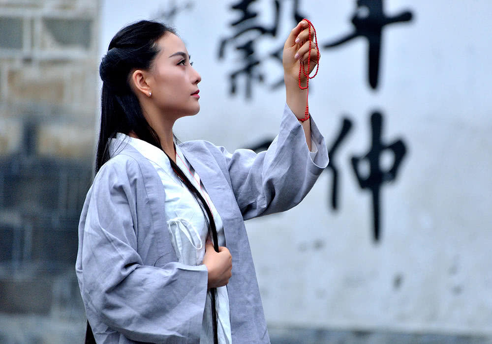 我寄愁心与明月随风直到夜郎西是李白写给谁的诗句我