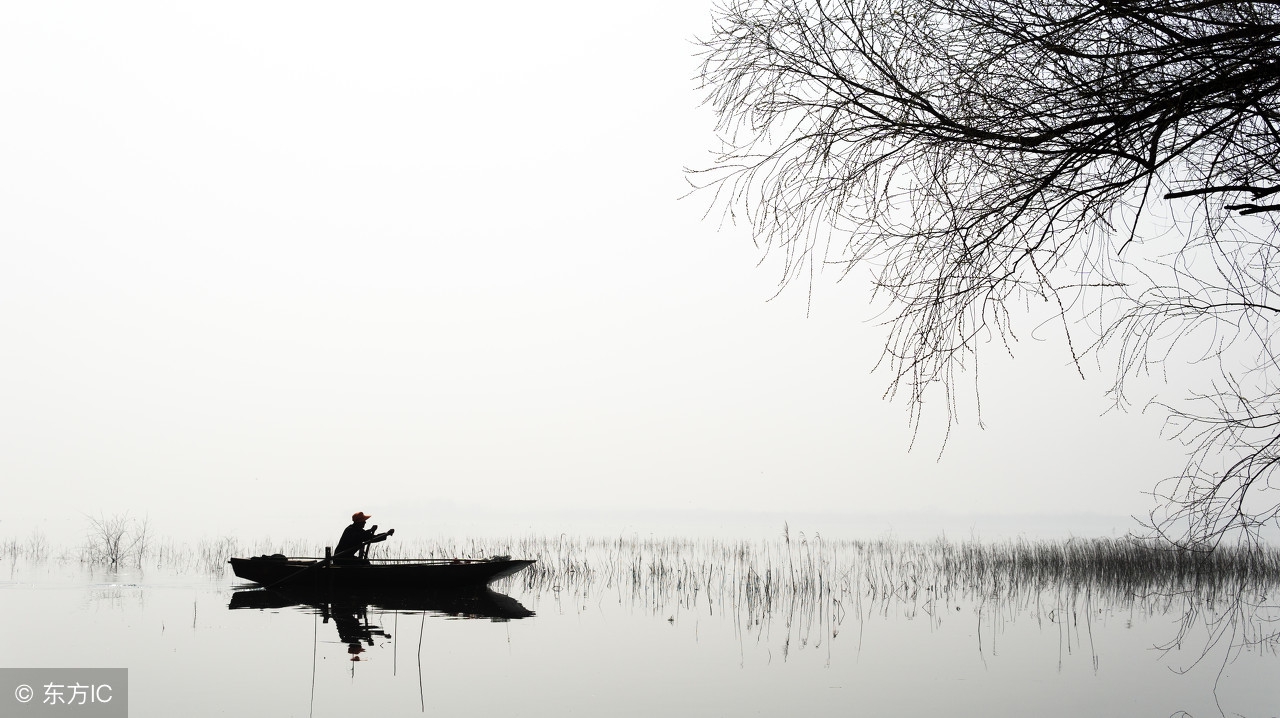 长安故人问我,道愁肠殢酒只依然.目断秋霄落雁,醉来时响空弦.