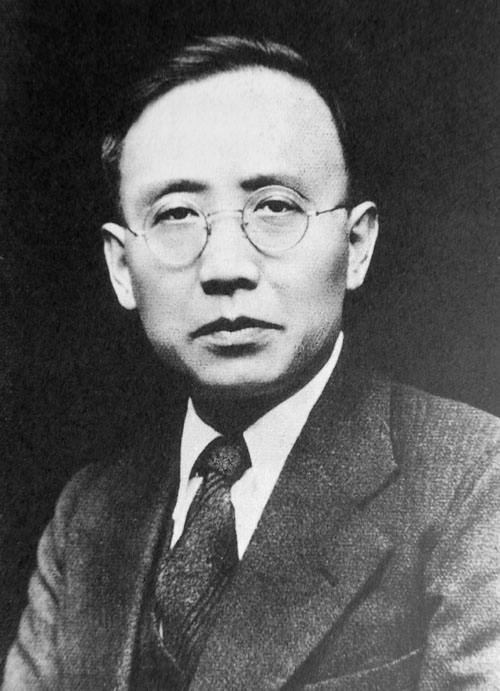包括散文,短篇小说,评论,散文和翻译,对五四之后的中国文学产生了深远