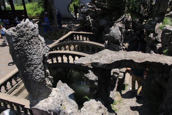 苏州狮子林园林赏析_苏州古园林吸收了江南园林建筑艺术的精华其中