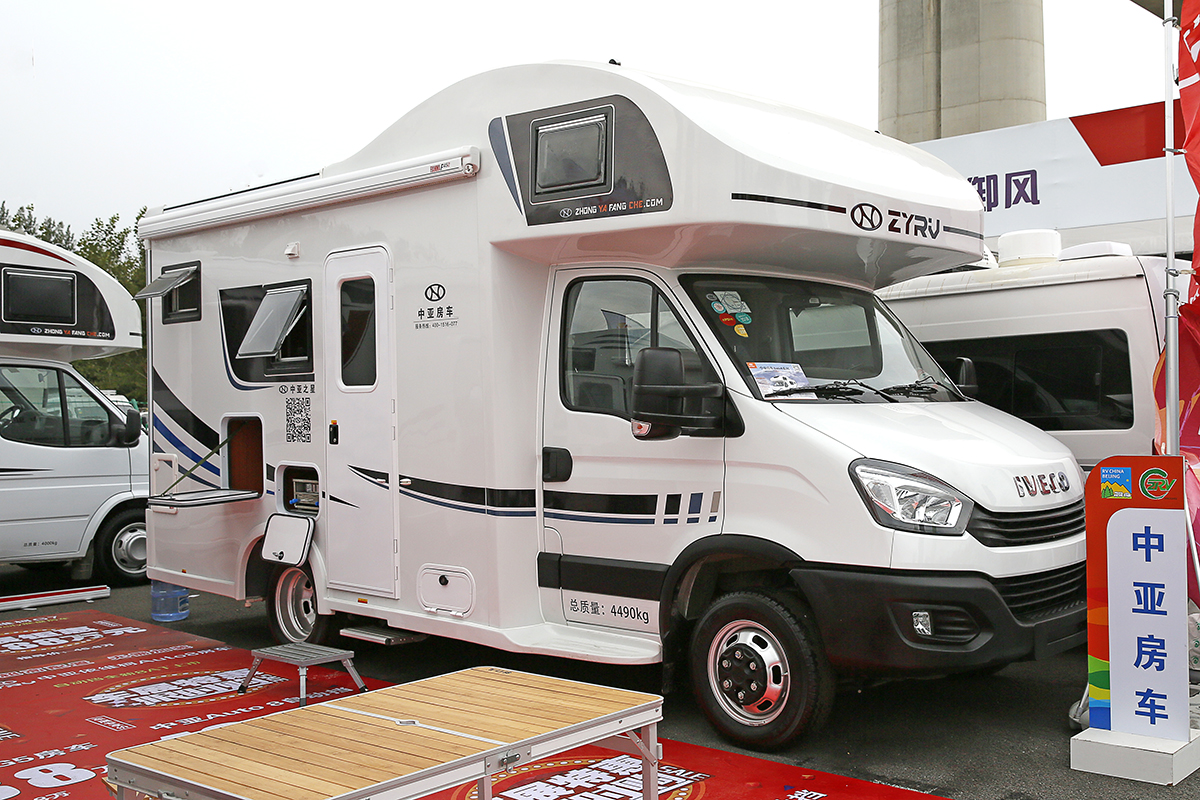 88万 这可能是目前最便宜的国产依维柯自动挡房车了!