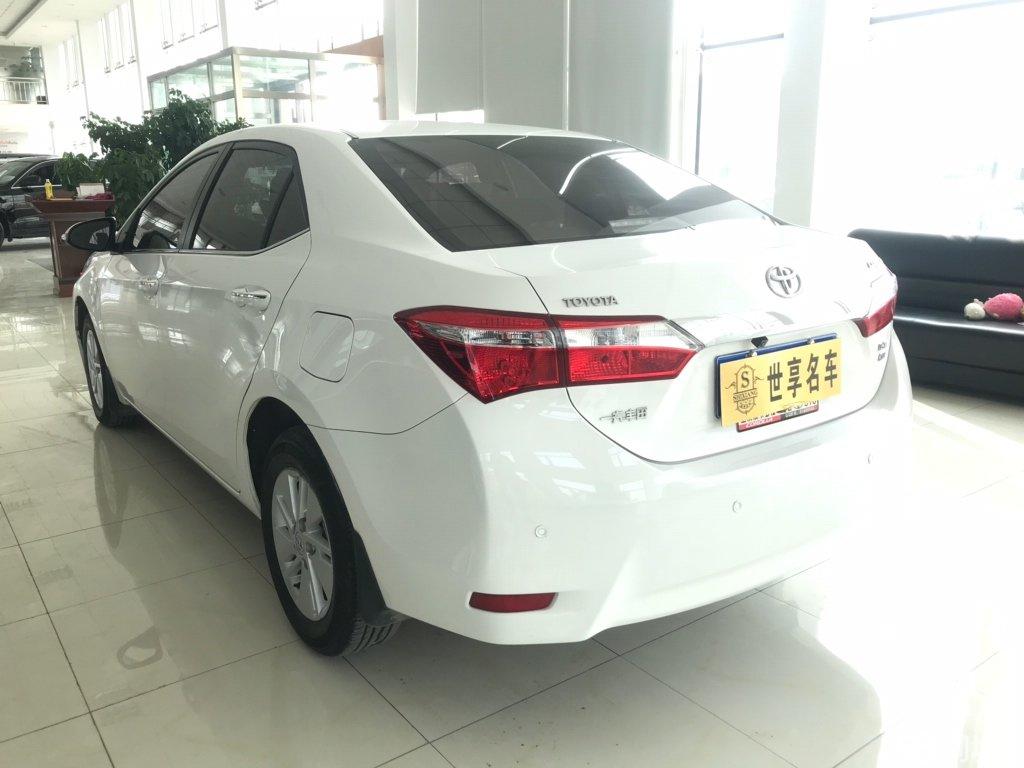 这辆4门5座的白色丰田卡罗拉卖10.58万?如此价格还不了解一下?