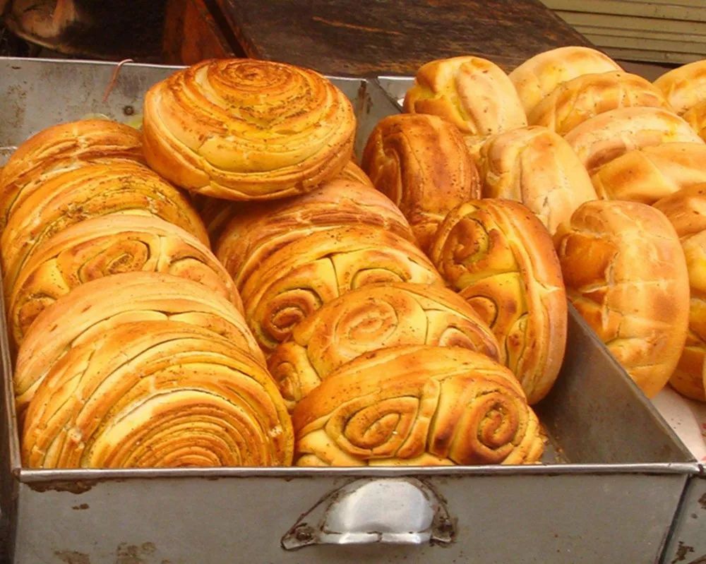 烧锅子(椒盐混合着面饼的咸香)兰州人将其称为"rang皮子".