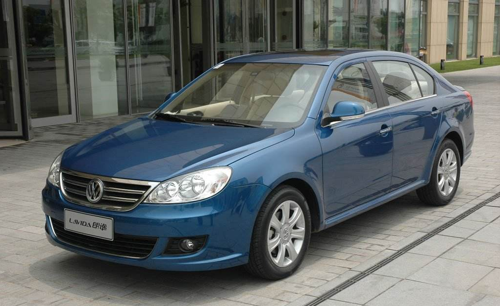 大众朗逸和日产轩逸销量均超过4万辆,再次包揽了本月销量冠亚军.