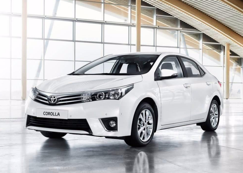 在二十出头的年纪,看看这款才十万出头的2018款智享版卡罗拉