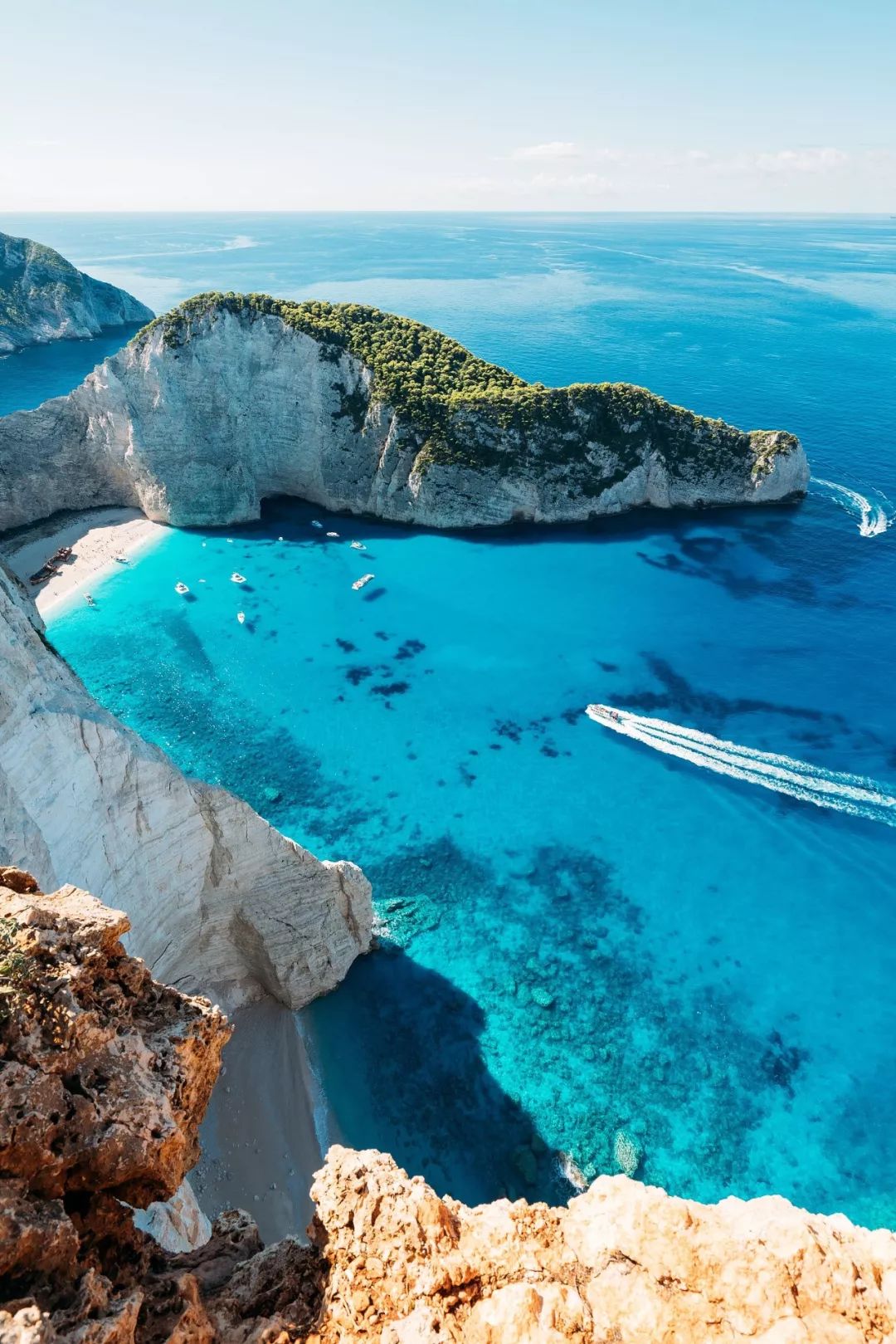 在《情定爱琴海》的故事里,邂逅希腊那一抹治愈的蓝