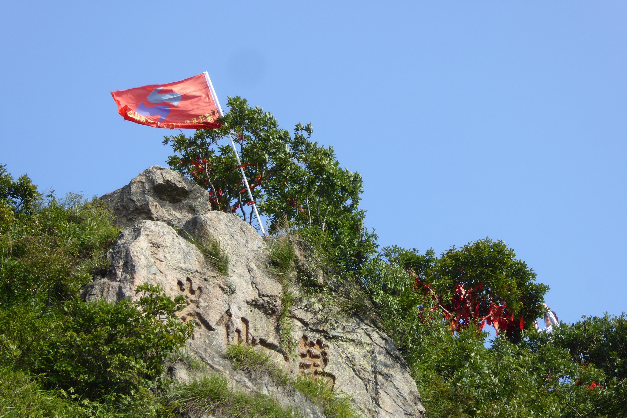 仙华山景区内一共有24座奇峰,分为东,西两线