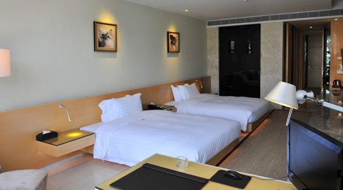 深圳大梅沙湾游艇度假酒店 山景双床房1晚 2大1小游艇出海体验