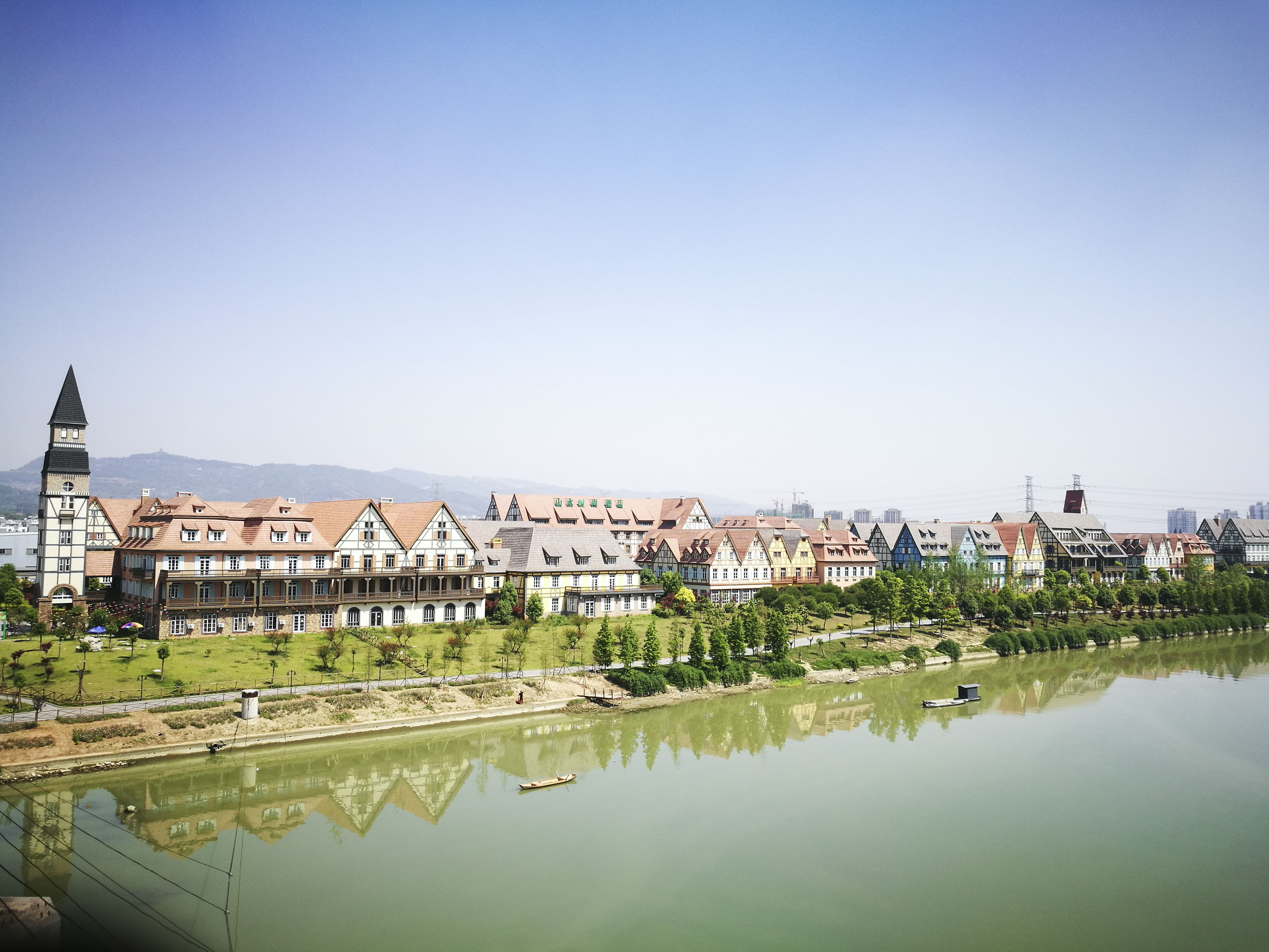 科玛小镇称源于法国,以其独特的欧式建筑风格举世闻名,日本著名导演