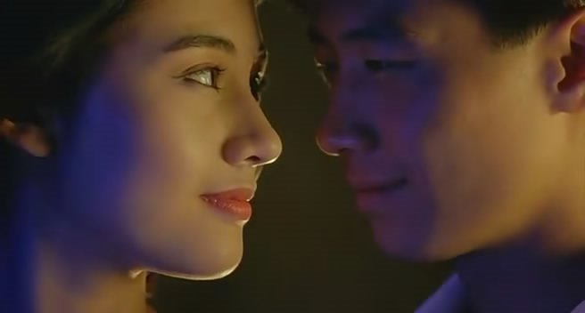 黎明和李嘉欣的合作也越来越多,两个人在一起也成了公开的秘密了,但是