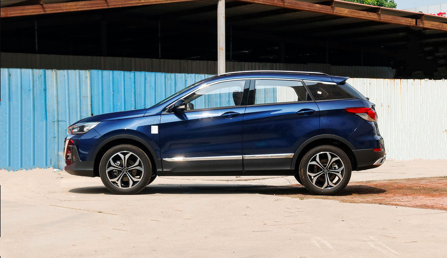 北汽绅宝智行大五座suv,搭载三大ai技术,萨博操控,性价比极高