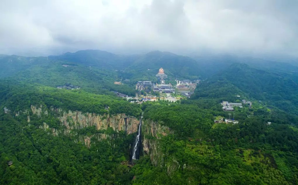 宁波,舟山市民游玩溪口雪窦山景区门票只需30元