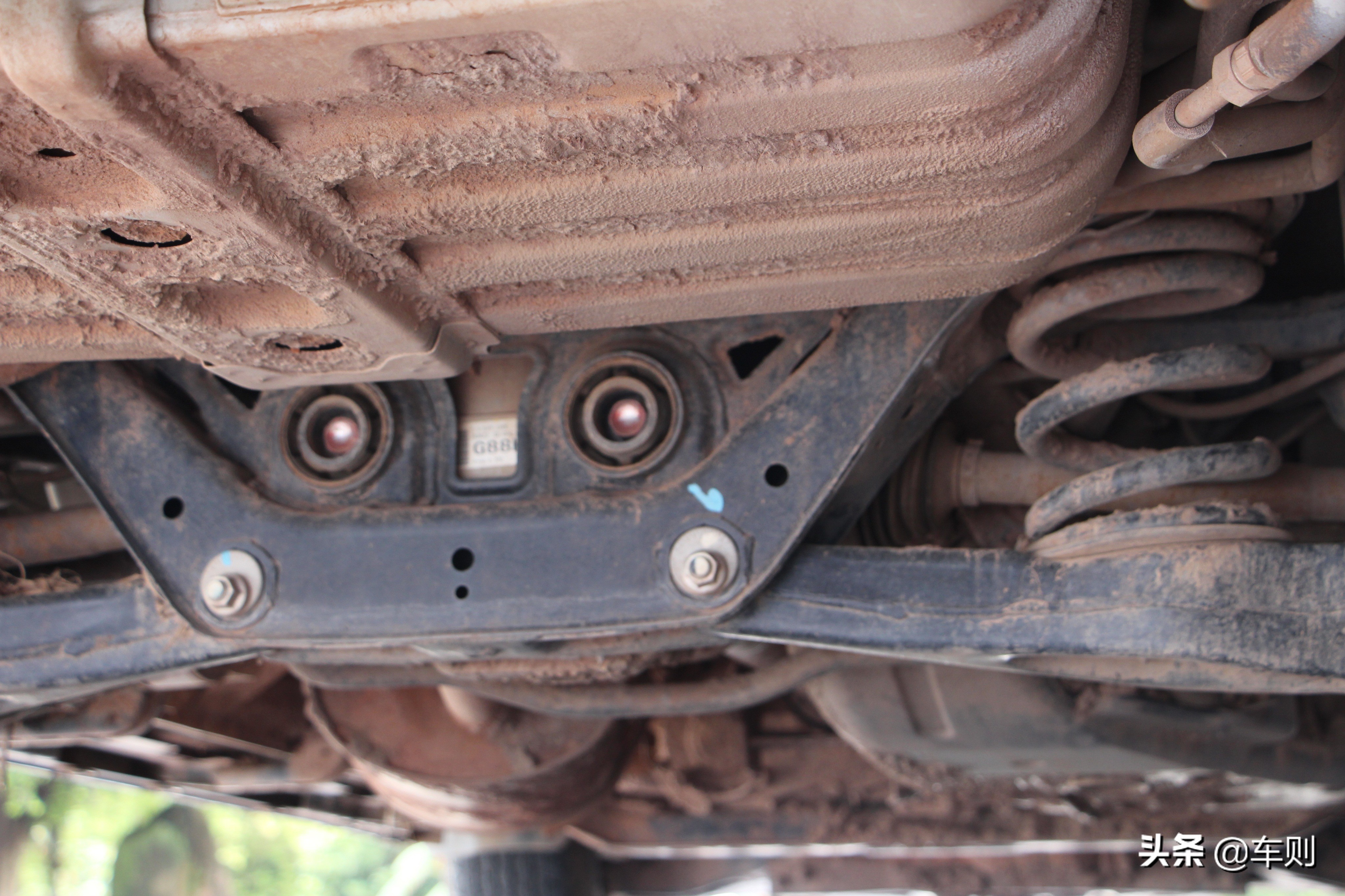 进口顶配40万不到,聊硬派越野三菱帕杰罗