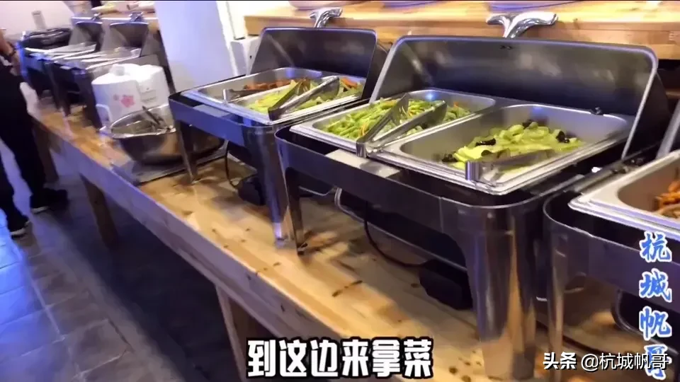 杭州这家【素食店】一位24块，菜品四五十种随便吃，天天客满堂