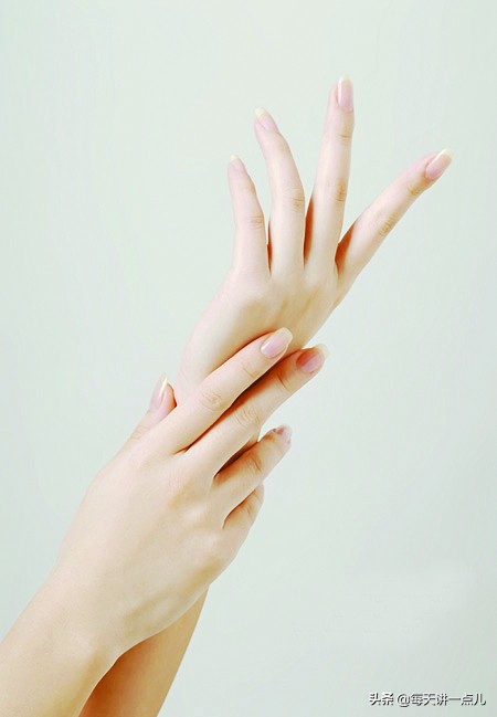 纤纤玉手啥意思_纤纤玉手 芊芊玉手区别