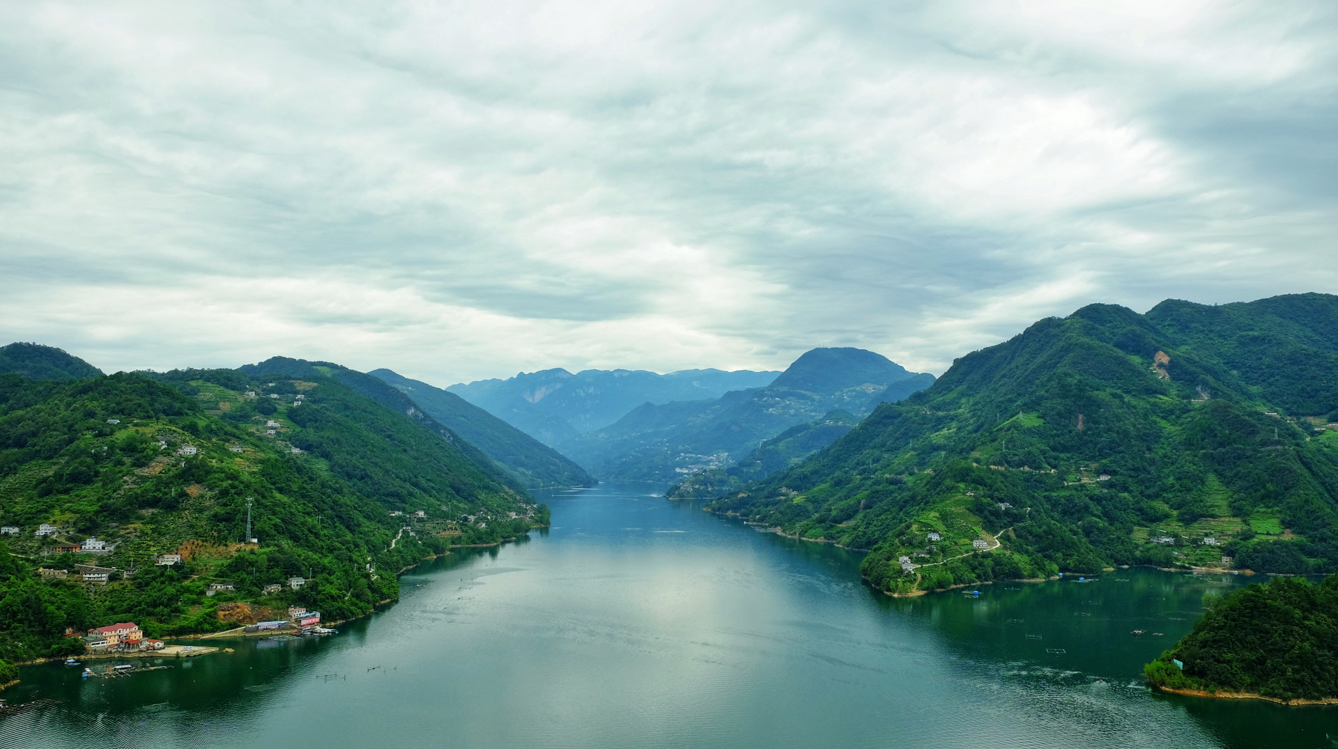 湖北只知道武汉和三峡,这里藏着没见过世面的美景,等你来看