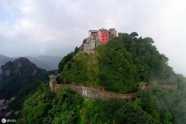 武当山天柱峰——金殿