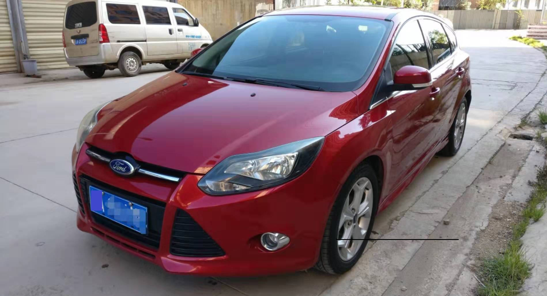 6万入手2012款2.0l手动豪华版福克斯,车主:颜值动力操控兼备