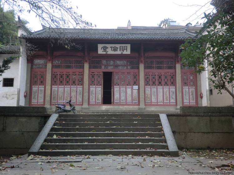 姚鼐在桐城派中地位最高是因为桐城姚鼐记以桐城标明自己所属流派