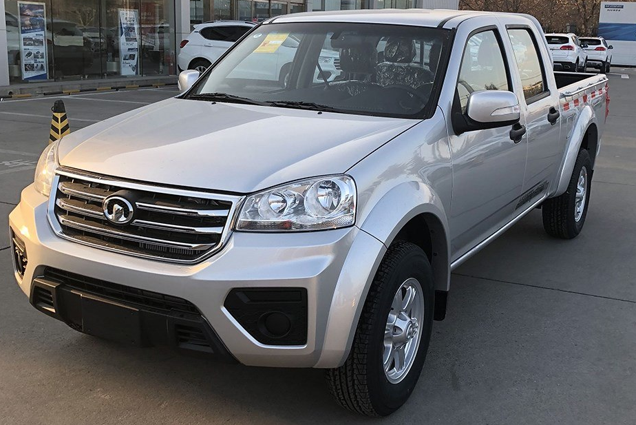 长城汽车在国内的皮卡也算是做得非常不错,用来拉货拉重物,当然价格