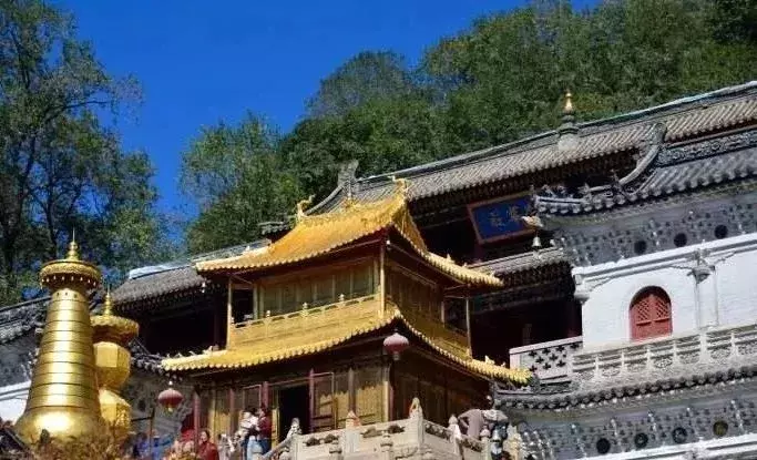 五台山最古老的寺院——显通寺