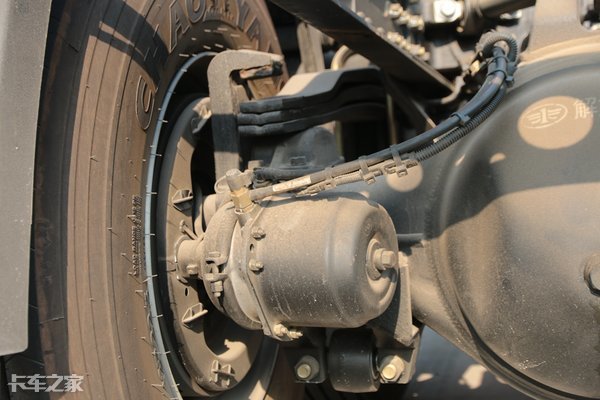 近几年,解放在制动器方面开始主推了楔式制动器.