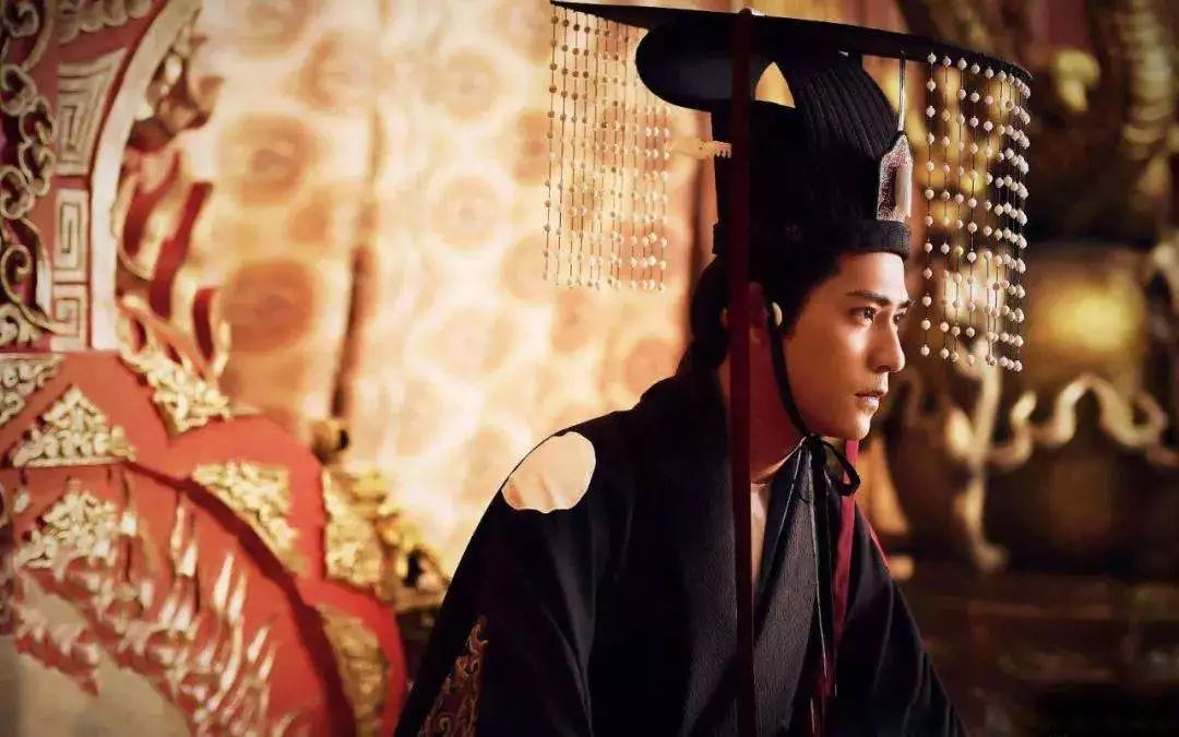 秦始皇统一六国后中国皇帝自称为什么秦始皇做到了哪六个统一