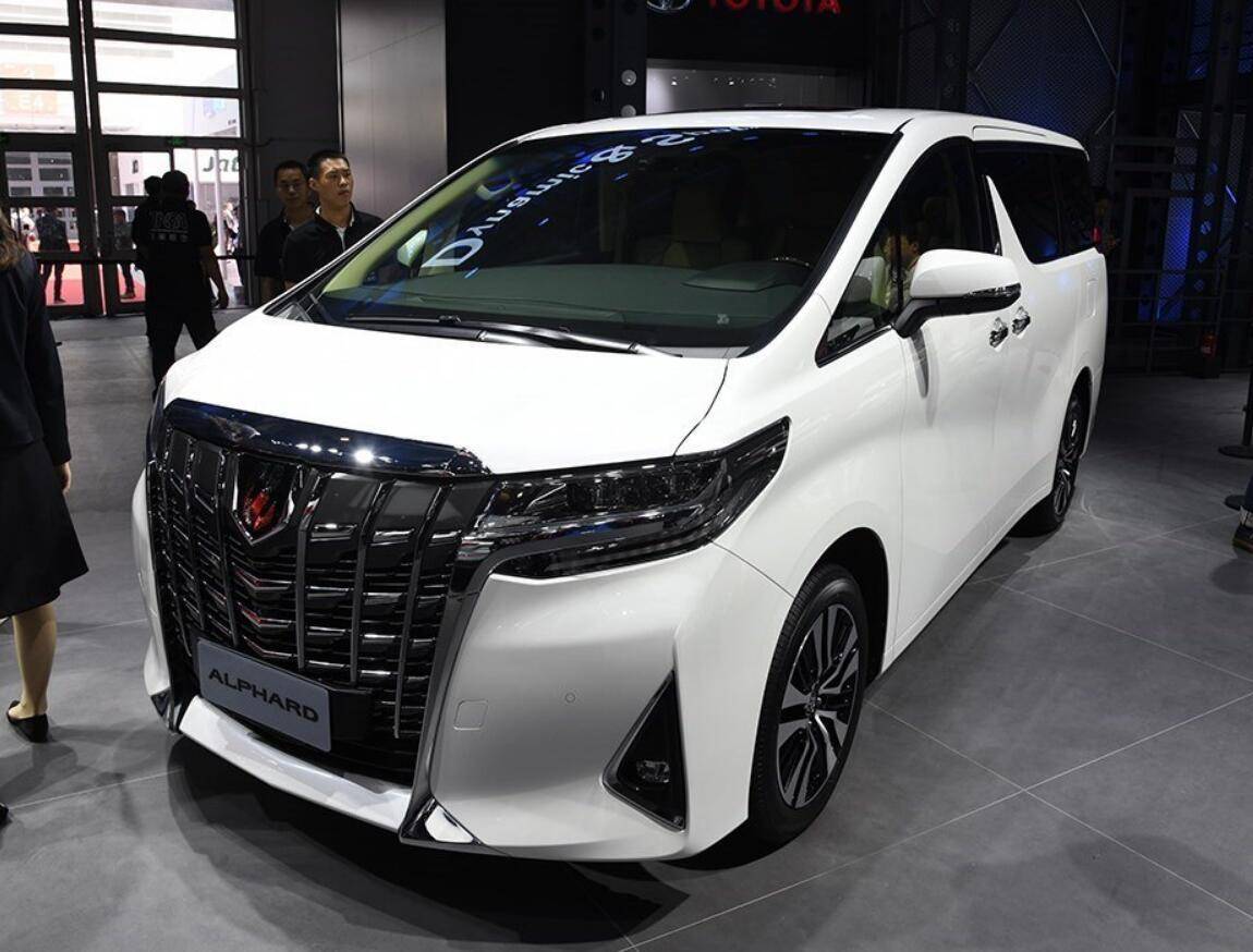 「我行侃车」号称陆地行宫,加价30万丰田埃尔法到底牛在了哪里?