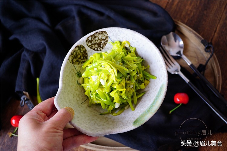 忘忧草实际上是什么菜 黄花菜又名忘忧草 是多年生草本植物 齐齐哈尔诗词网