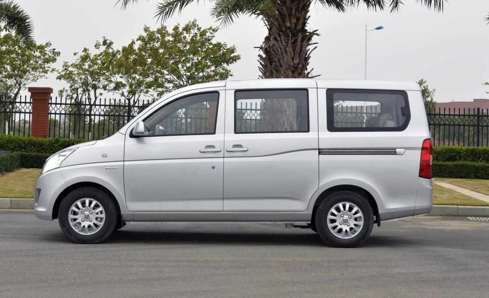 4万起的五菱荣光v好不好?开了3个月后,车主说出四个字