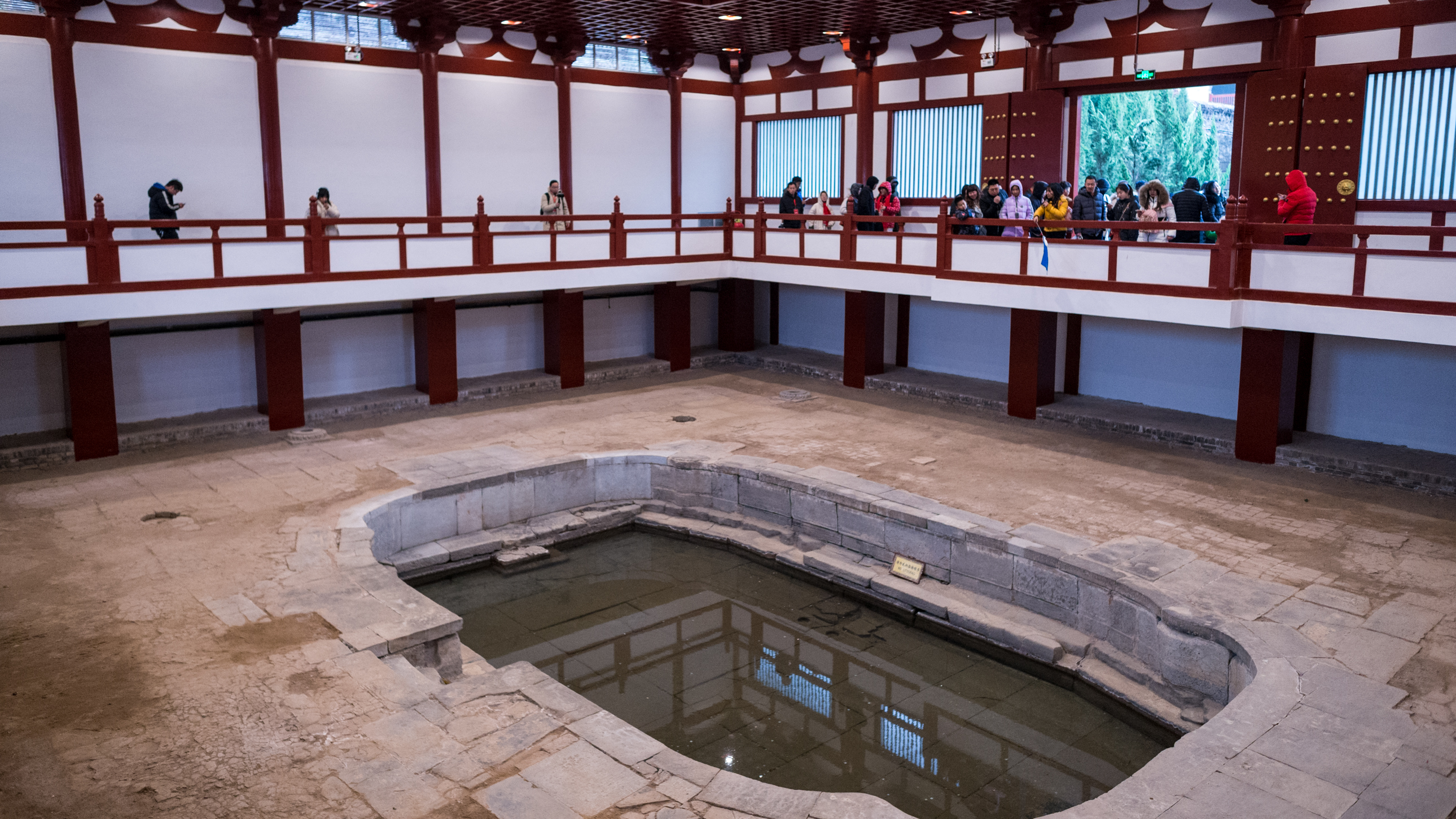 华清池杨贵妃沐浴池在具体哪个位置_西安杨贵妃华清池 - 齐齐哈尔诗词