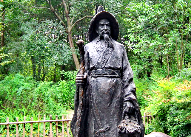 南北朝谢灵运，中国山水诗开山鼻祖，是我国诗歌史上一个重要人物