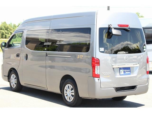 日产nv350面包车改装床车案例