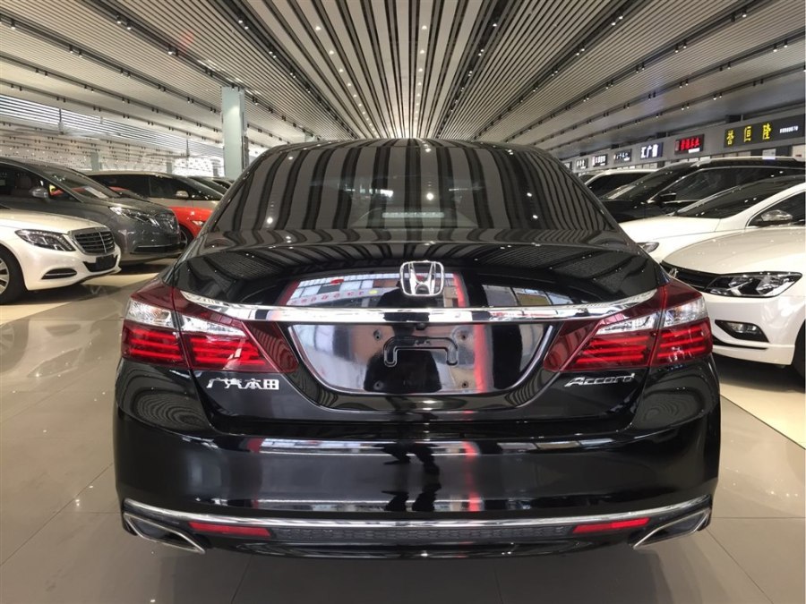 日系b级本田经典,看家自吸还是进取涡轮?9.5代和全新雅阁对比