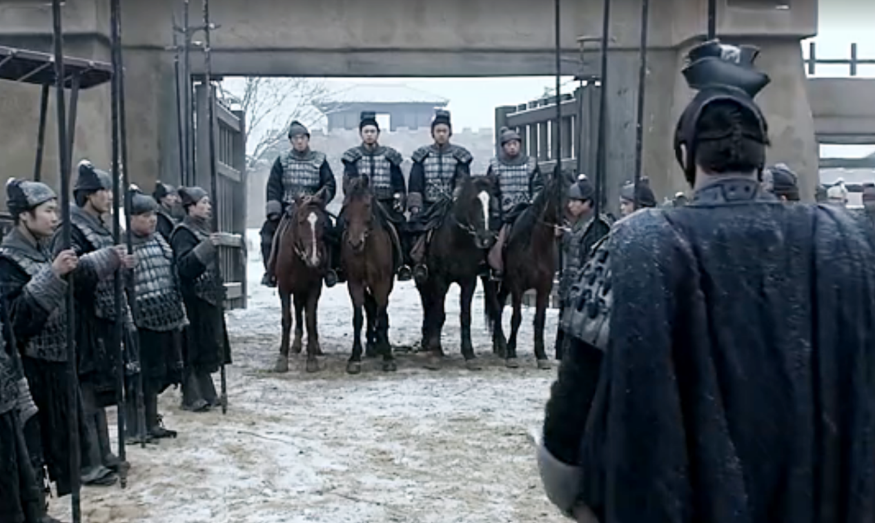 李左车继续说:"如果现在先在赵国安抚百姓,犒劳将士,训练士兵,摆出