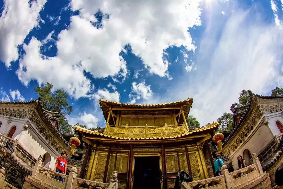 五台山最古老的寺院——显通寺