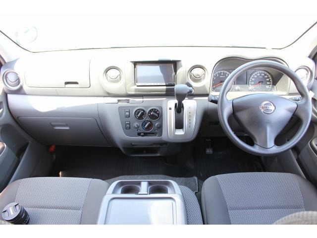 日产nv350面包车改装床车案例