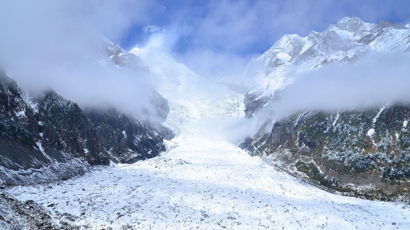 海螺沟为国家5a级旅游景区,国家地质公园