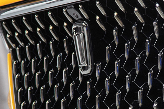 换装全新车标 一汽森雅新款r7新消息