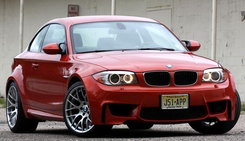 这款手动挡紧凑车卖的比奔驰c级还贵