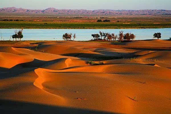 离乌兰察布最近的沙漠_乌兰察布有沙漠吗 - 密云旅游
