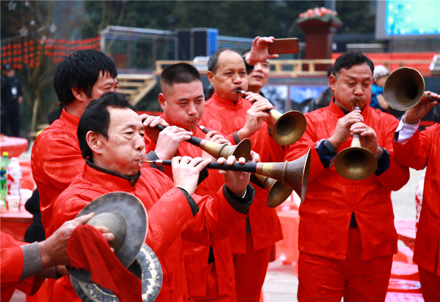 广安邻水县五华山景区举行首届民俗文化旅游节
